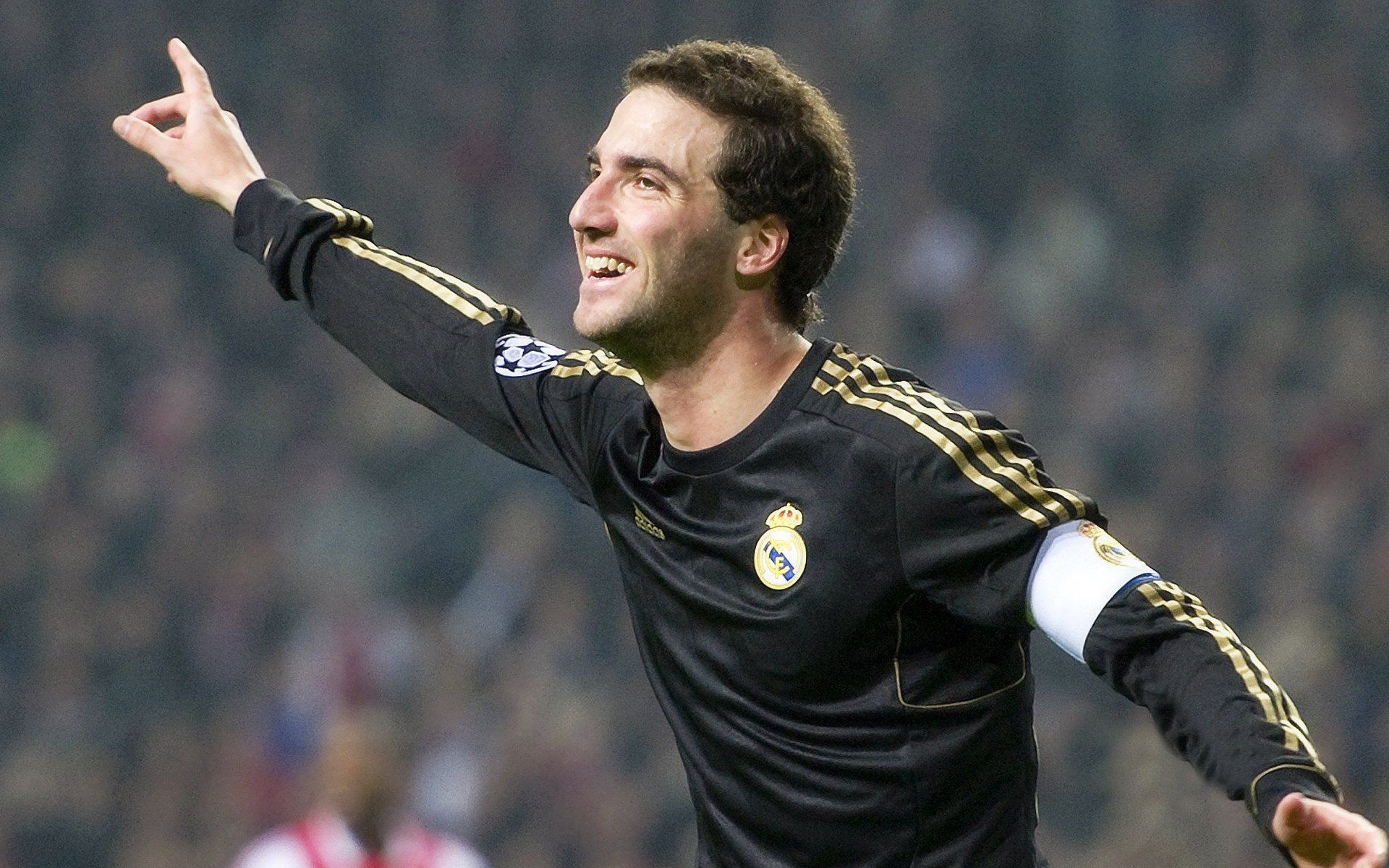 《虚拟现实电竞：沉浸式体验成新宠》，虚拟现实沉浸性